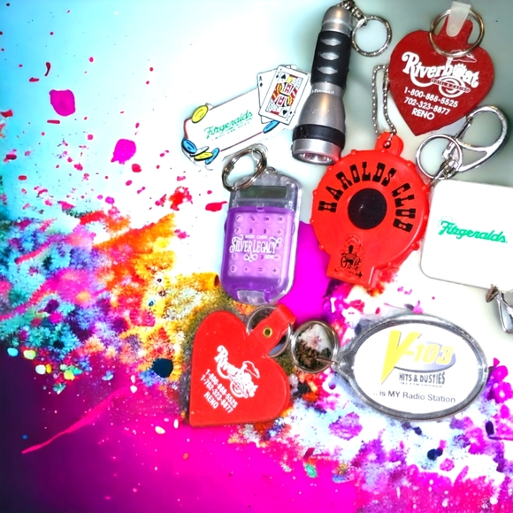 Really cool old Reno keychain lot, in great shape for you casino lovers! - Picture 2 of 4